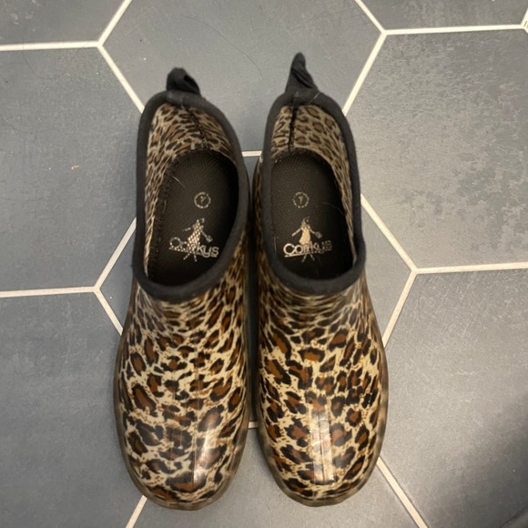 Corkys Leopard Print Ankle Rain Boots Women's Waterproof Slip On - Size 7 - Picture 2 of 7